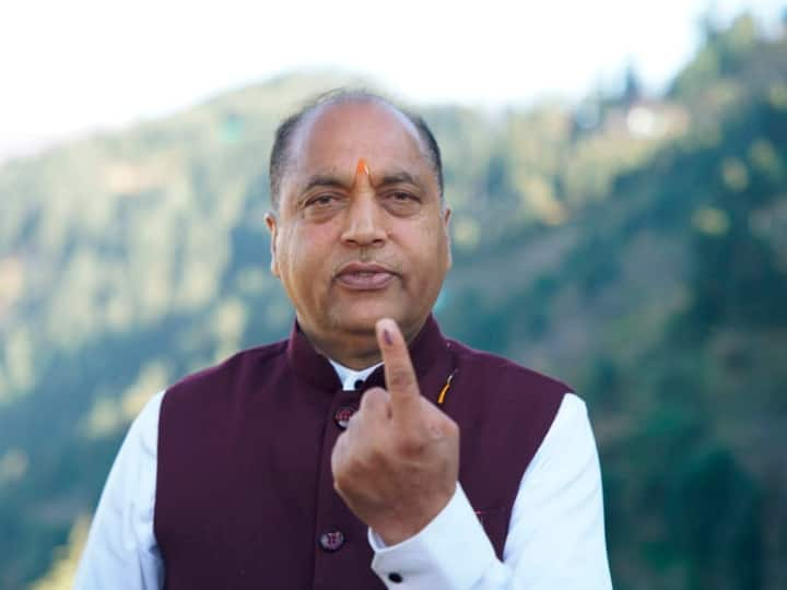 Himachal Assembly Election 2022: हिमाचल प्रदेश में कुल 7884 मतदान केंद्रों पर सुबह 8 से शाम 5 बजे तक मतदाता अपने मताधिकार का प्रयोग कर सकेंगे.