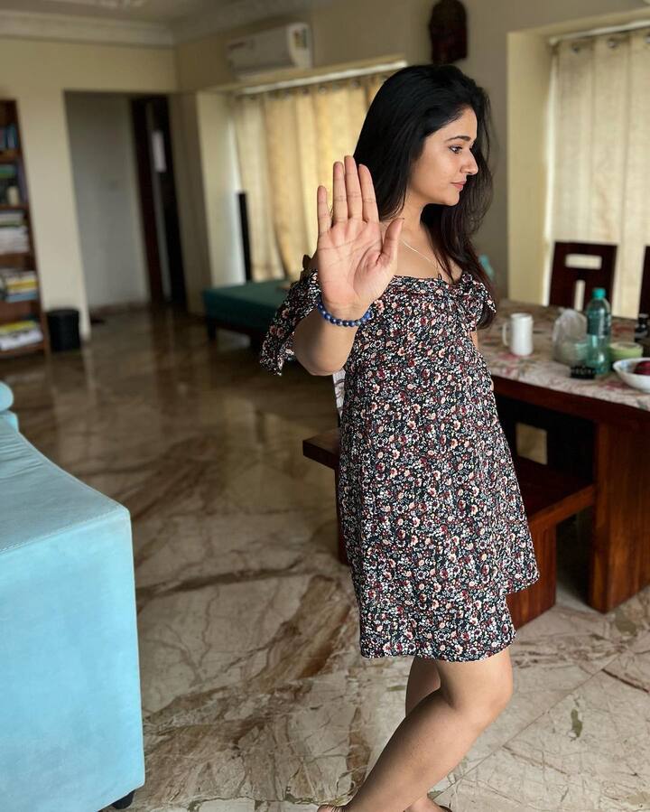 தற்போது தமிழ் தெலுங்கு கன்னடம் மலையாள திரைப்படங்களில் நடித்து வருகிறார்