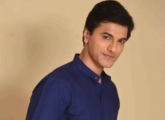 સિદ્ધાંત વીર સૂર્યવંશીએ લાંબા સમયથી ટીવીની દુનિયામાં ઘણું નામ કમાવ્યું છે. તેમના મૃત્યુના સમાચારથી ટીવી ઈન્ડસ્ટ્રીમાં શોકની લાગણી છવાઈ ગઈ છે.