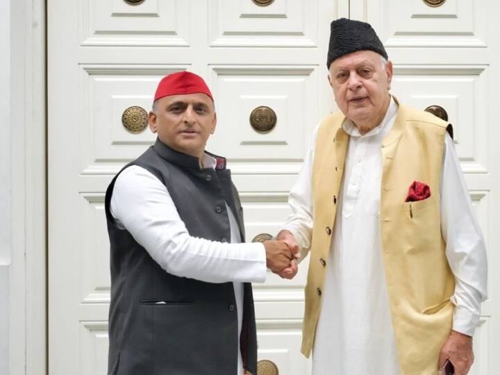 UP Politics Farooq Abdullah meet Akhilesh Yadav Know about third front in Lucknow UP Politics: अखिलेश यादव से मिलने के बाद जम्मू कश्मीर के पूर्व CM फारूक अब्दुल्ला की पहली प्रतिक्रिया, जानिए- क्या कहा?