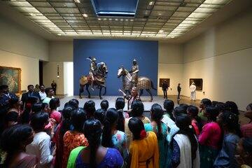 மாணவர்களுக்கு காண்பிக்கப்பட்ட விளக்கப்படம்