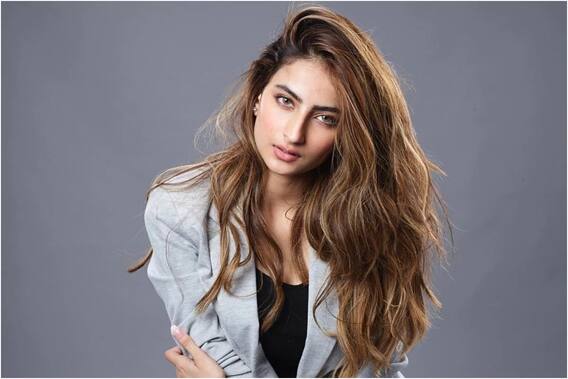 पलक तिवारीच्या हॉट आणि बोल्ड अदा