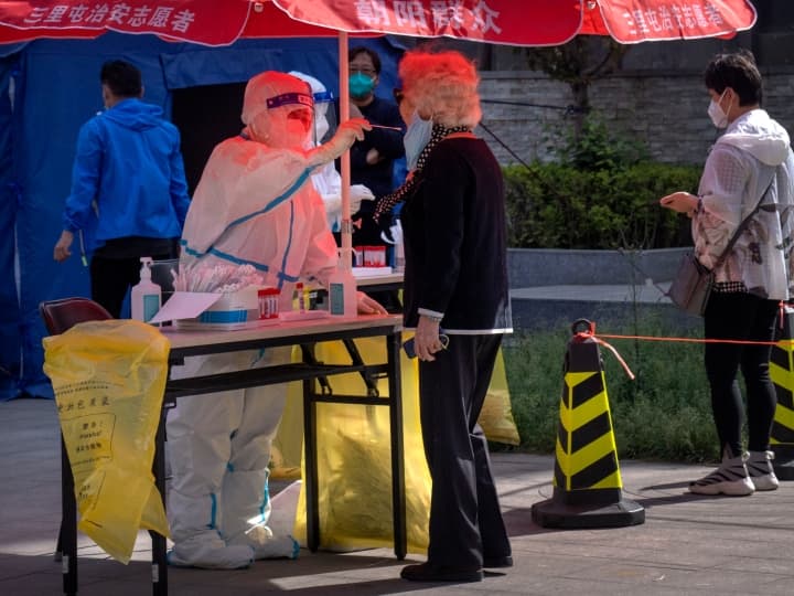 चीन में जीरो कोविड पॉलिसी में दी गई ढील, क्वारंटाइन टाइम को 7 दिन से घटाकर 5 दिन किया गया...यात्रियों को राहत China relaxed zero Covid 19 restrictions quarantine time reduced from 7 days to 5 days Given Relief to passengers चीन में जीरो कोविड पॉलिसी में दी गई ढील, क्वारंटाइन टाइम को 7 दिन से घटाकर 5 दिन किया गया...यात्रियों को राहत