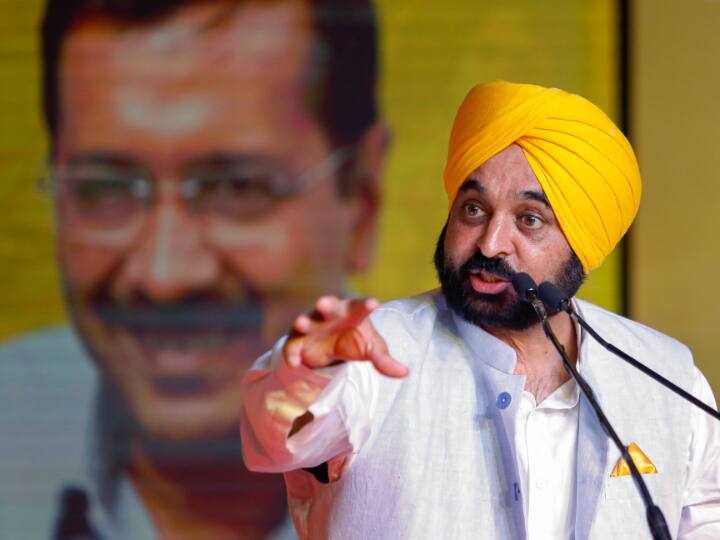 Those patronised criminals during their regime now question peace and harmony of the state: Bhagwant Mann ਆਪਣੇ ਸ਼ਾਸਨਕਾਲ ਦੌਰਾਨ ਅਪਰਾਧੀਆਂ ਨੂੰ ਸਰਪ੍ਰਸਤੀ ਦੇਣ ਵਾਲੇ ਹੁਣ ਸੂਬੇ ਦੀ ਸ਼ਾਂਤੀ ਅਤੇ ਸਦਭਾਵਨਾ 'ਤੇ ਸਵਾਲ ਖੜ੍ਹੇ ਕਰ ਰਹੇ ਹਨ: ਭਗਵੰਤ ਮਾਨ