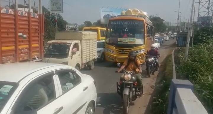 সংস্কার শুরুর সিদ্ধান্ত সিলমোহরের উচ্চপর্যায়ের বৈঠক। সরকারিভাবে এখনও নির্দেশিকা জারি না হলেও জানা যাচ্ছে, ঠিক করা হয়ে গিয়েছে বিকল্প রাস্তাগুলি।