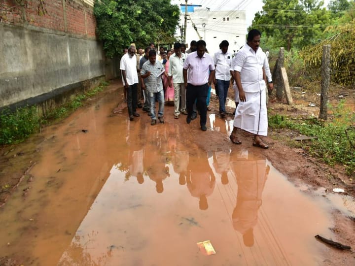 மதுரையில் மழையால் பாதிக்கப்பட்ட பகுதி -  அமைச்சர் மூர்த்தி நேரில் பார்வை