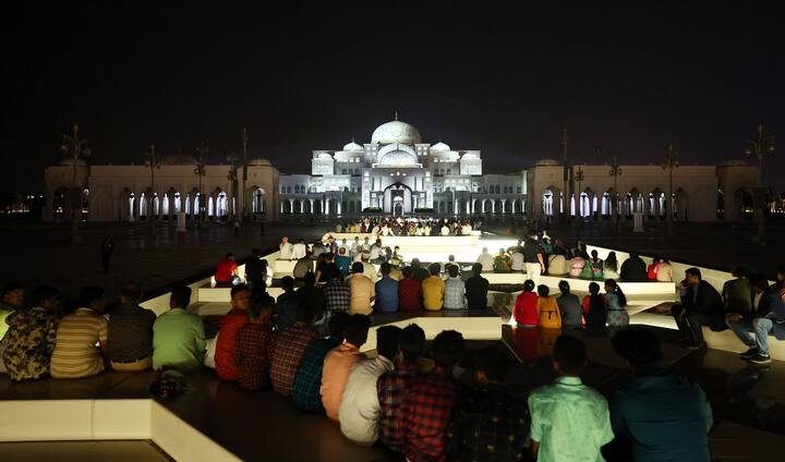 அவ்வகையில், தமிழகத்திலிருந்து 67 மாணவர்களுடன் ஐக்கிய அரபு அமீரகத்திற்கு சென்றுள்ளார்