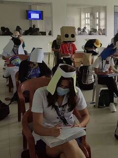 Viral Photos: ਕਾਂ, ਮੱਕੜੀ, ਭੂਤ... ਪਤਾ ਨਹੀਂ ਕੀ-ਕੀ ਬਣ ਕੇ ਪ੍ਰੀਖਿਆ ਦੇਣ ਆਏ ਬੱਚੇ, ਦੇਖੋ ਤਸਵੀਰਾਂ