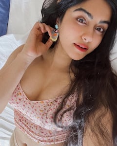 Adah Sharma: క్యూట్ బ్యూటీ అదా శర్మ గ్లామర్ షో చూశారా?