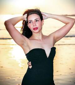 Rozlyn Khan Pics: ਕੈਂਸਰ ਨਾਲ ਲੜਾਈ ਲੜ ਰਹੀ ਰੋਜ਼ਲਿਨ ਖਾਨ ਹੈ ਕਮਾਲ ਦੀ ਗਲੈਮਰਸ, ਯਕੀਨ ਨਹੀਂ ਆਉਂਦਾ ਤਾਂ ਖੁਦ ਹੀ ਦੇਖ ਲਓ