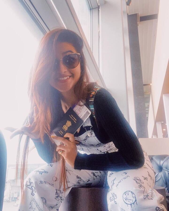 టిక్ టాక్ స్టార్ నుంచి యాంకర్ గా మారింది. Image Credit: Deepika pilli/Instagram