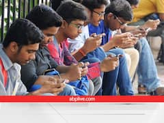 हर वक्त टीवी, लैपटॉप, मोबाइल पर टाइम पास कर रहे... कहीं आप साइबर सिकनेस की गिरफ्त में तो नहीं? ऐसे पहचानिए
