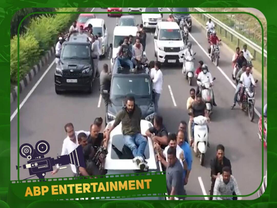 FIR has been filed against Pawan Kalyan for his recent car stunt in Andrapradesh highways FIR against Pawan Kalyan : சர்ச்சைக்குள்ளான கார் ஸ்டண்ட்..பவன் கல்யாண் மீது பாய்ந்த வழக்கு..அதிர்ச்சியில் ரசிகர்கள்!