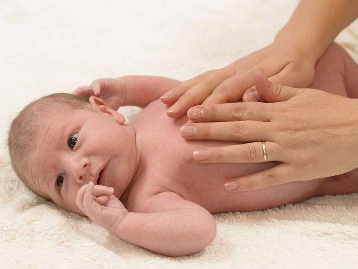 Parents should keep in mind for a Newborn baby in Winter Newborn Care: सर्दियों में ऐसे करें न्यू बॉर्न बेेबी की देखभाल, लापरवाही छीन सकती है खुशियां