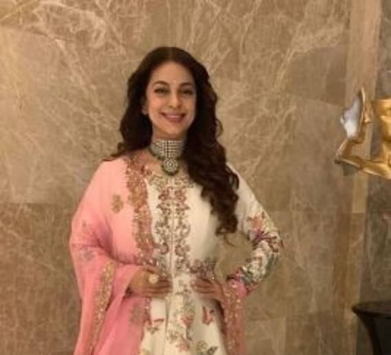 जुही चावलाने  नाकारले होते  सुपरहिट चित्रपट