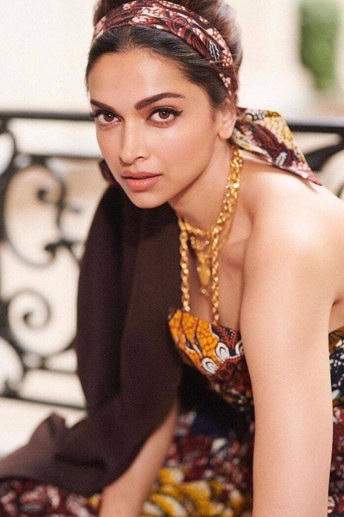 दीपिका पादुकोण - दीपिका पादुकोण इन दिनों बॉलीवुड की टॉप एक्ट्रेसेस की लिस्ट में शामिल है. उन्होंने भी ने भी 'छपाक', 'पीकू', 'पद्मावत' जैसी फीमेल सेंट्रिक फिल्मों में काम किया है.