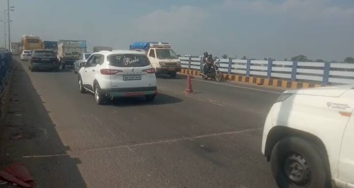 যে রাস্তা ধরে সোজা এগিয়ে তা এসে উঠবে সোজা জাতীয় সড়কে। পাশাপাশি এক্ষেত্রে ব্যবহার বাড়ানো হবে হাওড়া ব্রিজেরও।