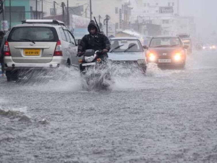 very heavy rainfall to be expected in Tamilnadu for next few days TN Rain Alert: அடுத்த 48 மணி நேரத்தில் எங்கெல்லாம் வெளுத்துவாங்கப் போகுது மழை....! முழு நிலவரம் உள்ளே..!