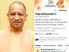 In Pics: सोशल मीडिया पर CM योगी का क्रेज, ट्विटर पर फॉलोवर्स के मामले में राहुल गांधी समेत इन नेताओं को पछाड़ा