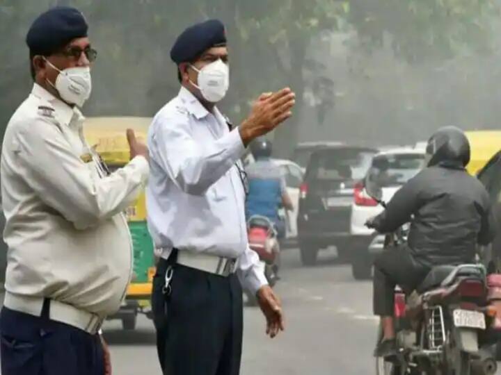 Delhi Traffic Police More than 5800 vehicles challaned for violation of GRAP 3 rules in Delhi Delhi Traffic Police: GRAP-3 नियमों के उल्लंघन पर 5800 से ज्यादा गाड़ियों के कटे चालान, प्रदूषण की वजह से इन वाहनों पर है बैन