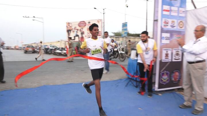 આ સ્પર્ધામાં કોસ્ટગાર્ડ અને નેવીના અધિકારીઓ પણ ઉપસ્થિત રહ્યા હતા. તેમના હસ્તે વિજેતા સ્પર્ધકો ને સન્માનીત કરવામા આવ્યા હતા