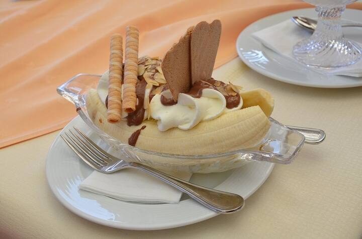 বিশেষজ্ঞরা জানাচ্ছেন, প্রতিদিনের খাবারের তালিকায় কলা রাখলে তা ওজন কমাতে সাহায্য করে। স্বাস্থ্যকর ডায়েটে অন্যতম উপাদান হতে পারে কলা।