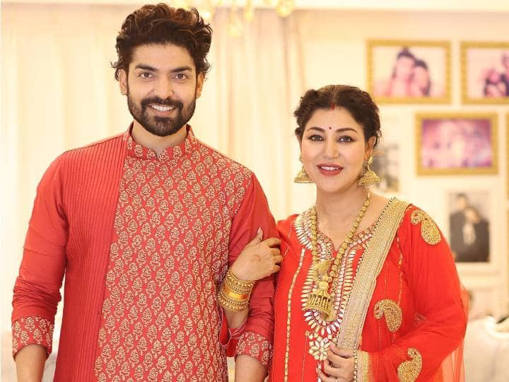 Debina Bonnerjee second baby video with Gurmeet Choudhary Shared on Social Media Debina Bonnerjee ने अस्पताल से शेयर की न्यू बॉर्न बेबी की पहली झलक, बेटी को एक टक निहारते दिखे डैडी गुरमीत