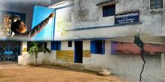 বিপজ্জনকভাবে ঝুলছে চাঙড়, দুর্ঘটনা-আশঙ্কার মধ্যেও বাঁকুড়ায় দুই প্রাথমিক স্কুলে পঠনপাঠন