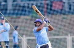 আচমকা হাসপাতালে ভর্তি মুম্বইয়ের তারকা ক্রিকেটার, সার্ভিসেসের কাছে ম্যাচও হারতে হল