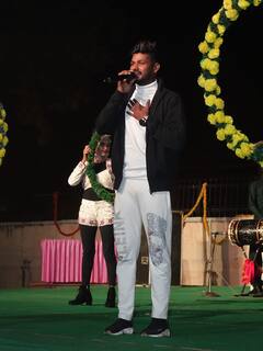 IN Pics: बूंदी उत्सव में कला संस्कृति के साथ गीत-संगीत का जमा रंग, गायक सवाई भाट, उर्वशी अरोड़ा ने प्रस्तुति