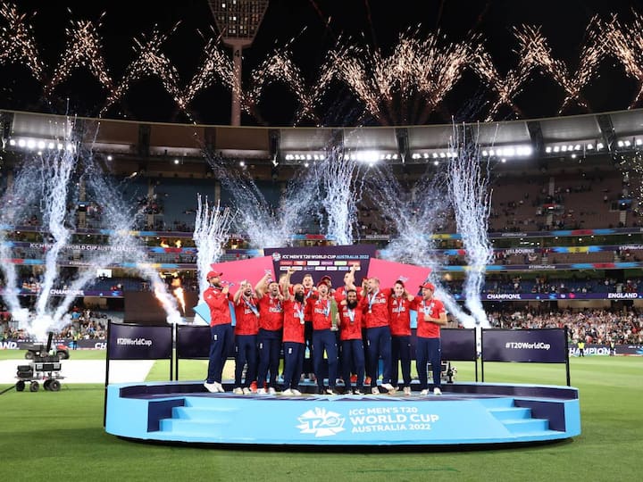 How much prize money did each team get at T20 World Cup 2022 Know all details विश्वचषक विजेत्या इंग्लंडला 13 कोटी, उपविजेत्या पाकिस्तानला 6.5 कोटींचं बक्षीस, टीम इंडियाला किती?