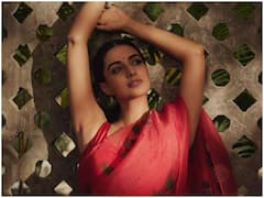 Meenakshi chaudhary: మందార పువ్వులాంటి మీనాక్షి