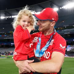 T20 World Cup Champion: মঈন-আদিলকে সম্মান জানাতে পোডিয়ামে শ্যাম্পেন বর্জন ইংল্যান্ডের