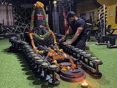 জিমের সরঞ্জাম দিয়ে তৈরি হয়েছে শিবলিঙ্গ! নেটিজেনদের তাক লাগালেন গোয়ালিয়রের যুবক