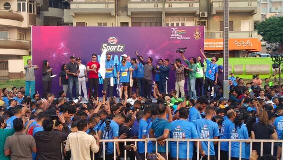 Navy Marathon In Vizag: ఉత్సాహంగా సాగిన నేవీ మారథాన్ | ABP Desam