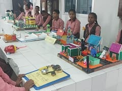 कबाड़ से जुगाड़ की नीति को अपनाकर सरकारी स्कूल के बच्चे बना रहे मॉडल, हुनर देखकर चौंक जाएंगे