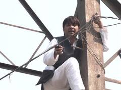 MCD Election 2022: MCD Election 2022: ટિકિટ ન મળતાં AAPનો ઉમેદવાર ચંડ્યો થાંભલે, પાર્ટીને આપ્યો શ્રાપ