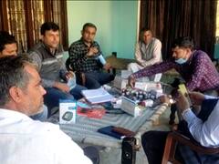 हापुड़ के औरंगाबाद गांव में बुखार का कहर, हफ्तेभर में 5 लोगों की मौत, हर घर में मिल रहे मरीज