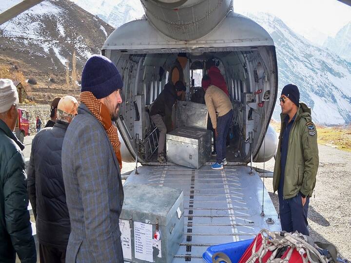 Karsog seat in the Mandi district received 76.53% of the vote, Drang seat received 76.5% of the vote, and Sarkaghat seat received 68% of the vote. According to official figures, the Solan constituency had the lowest voting rate of 66% among the five constituency seats in the district. (Image Source: PTI)