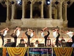 IN Pics: बूंदी उत्सव में कला संस्कृति के साथ गीत-संगीत का जमा रंग, गायक सवाई भाट, उर्वशी अरोड़ा ने प्रस्तुति