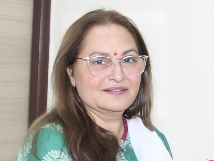 UP By-Election 2022 Jaya Prada First reaction on Samajwadi Party leader Azam Khan on hate speech case before rampur bypoll Rampur Bypoll: आजम खान की सदस्यता रद्द होने के बाद आई जया प्रदा की पहली प्रतिक्रिया, जानिए क्या कहा?