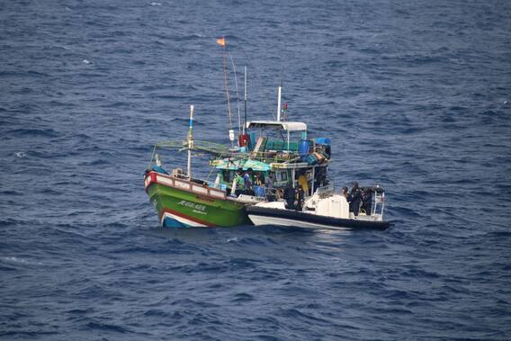 Indian Coast Guard: భారత జలాల్లోకి ప్రవేశించిన శ్రీలంక బోట్లు- 11 మంది మత్స్యకారులు అరెస్ట్