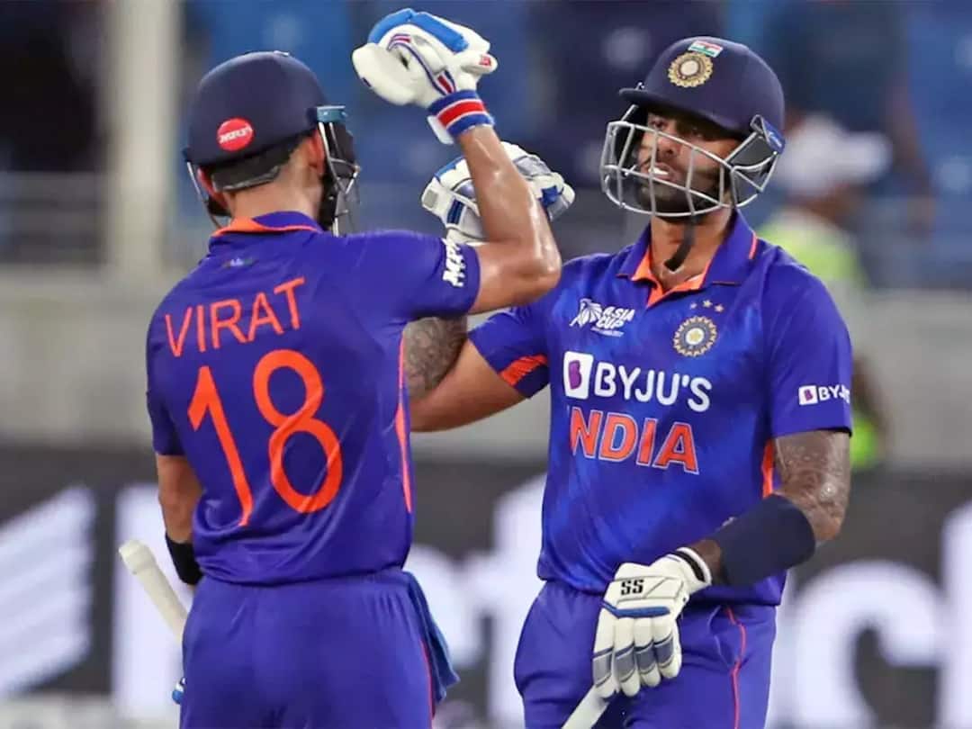 T20 World Cup 2022: List Of Top 5 Performers With Bat And Ball T20 World Cup 2022: ఈ ప్రపంచకప్‌లో టాప్ బ్యాట్స్‌మెన్, బౌలర్లు వీరే!