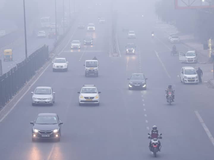Delhi NCR Weather and Pollution Updates AQI Recorded in Very Poor Category and Cold Increase in Delhi Delhi-NCR Weather and Pollution Updates: दिल्ली में आबोहवा अब भी 'बहुत खराब', सर्दी का सितम भी बढ़ा, इस सीजन का सबसे कम पारा हुआ दर्ज