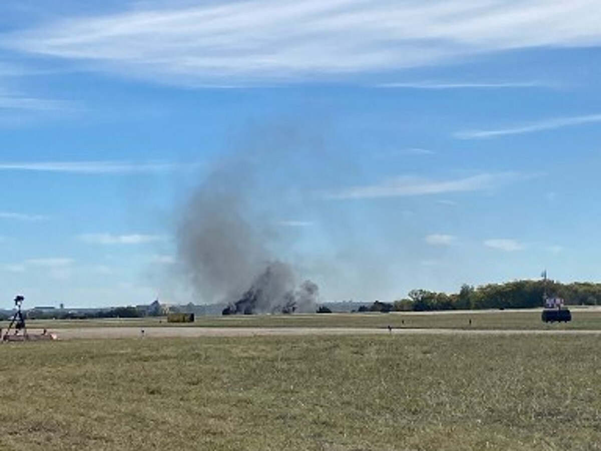 6 Dead After World War II Aircrafts Collide At Dallas Air Show In US ...