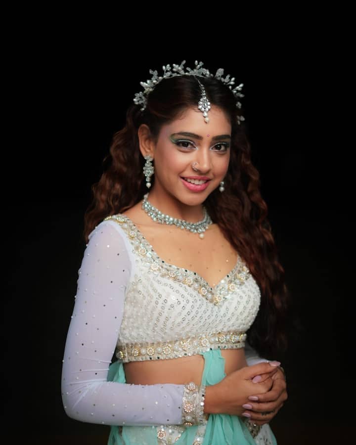 टीवी इंडस्ट्री की सबसे क्यूट एक्ट्रेसेस में से एक नीति टेलर (Niti Taylor) इन दिनों पॉपुलर रिएलिटी शो ‘झलक दिखला जा 10’ में अपने डांस मूव्स से लोगों को इंप्रेस कर रही हैं.