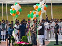 Nehru Birth Anniversary: जवाहर लाल नेहरू की जयंती पर सोनिया समेत इन नेताओं ने दी श्रद्धांजलि, देखें तस्वीरें