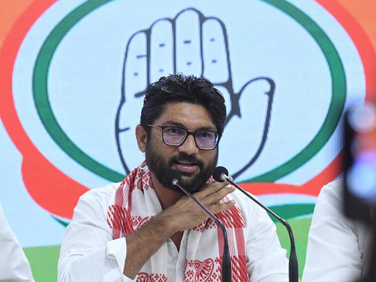 Gujarat Election: Congress Announces 39 Names In 5th, 6th Lists, Jignesh Mevani To Contest From Vadgam Gujarat Election: Congress Announces 39 Names In 5th, 6th Lists, Jignesh To Contest From Vadgam
