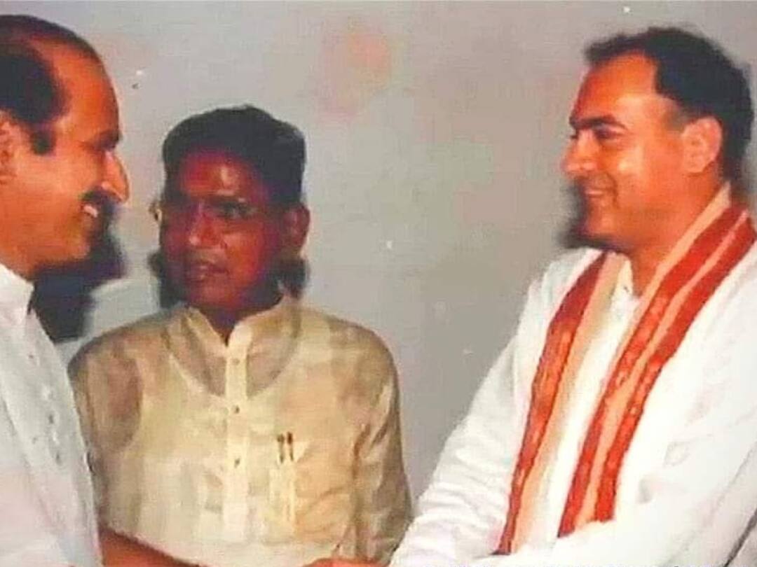 Krishna Political Life : ఏలూరు ఎంపీ సూపర్ స్టార్ కృష్ణ - రాజకీయాల్లోనూ స్టారే ! Superstar Krishna also made his mark in politics. He won as Eluru MP once. Krishna Political Life : ఏలూరు ఎంపీ సూపర్ స్టార్ కృష్ణ - రాజకీయాల్లోనూ స్టారే !