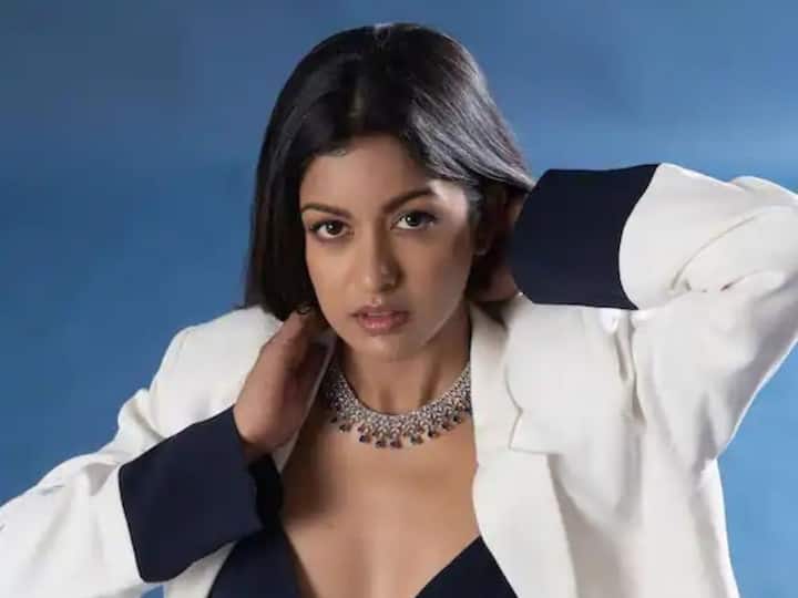 अभिनेता अजय देवगणची 'दृश्यममधील 'मुलगी' अंजू साळगावकर म्हणजेच खऱ्या आयुष्यातील अंजू उर्फ ​​इशिता खूपच ग्लॅमरस दिसते.